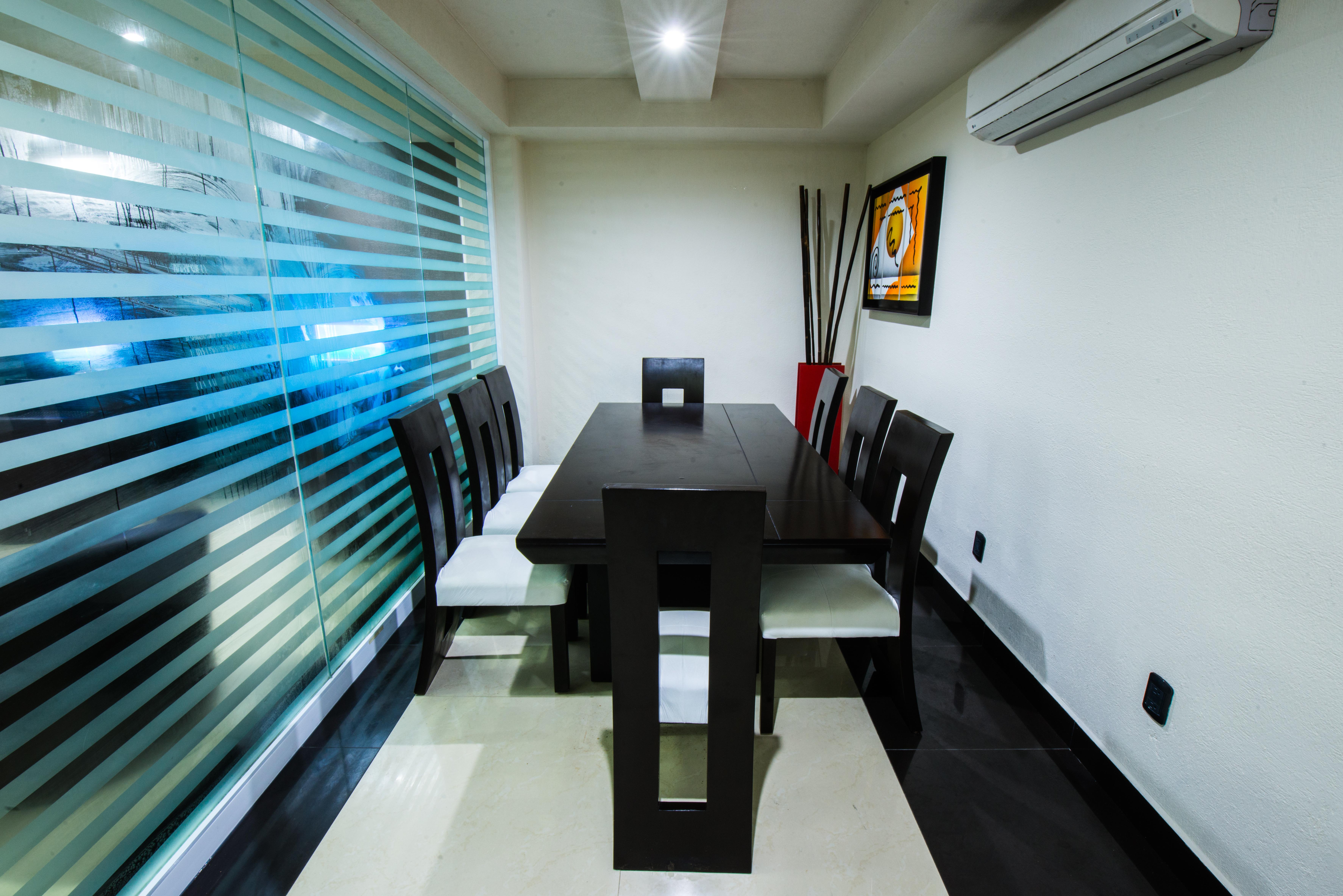 โรงแรมปอร์โตโนโว พลาซา มาเลกอน ปูแอร์โตบาญาร์ตา ภายนอก รูปภาพ