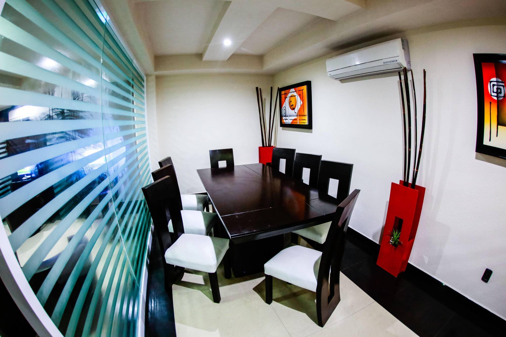 โรงแรมปอร์โตโนโว พลาซา มาเลกอน ปูแอร์โตบาญาร์ตา ภายนอก รูปภาพ